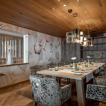 Enzian Hochsoelden Superior Otel 4*